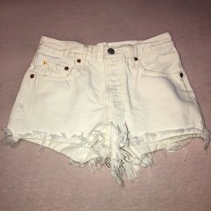 Levi’s High-Waisted White Denim Shorts size 24